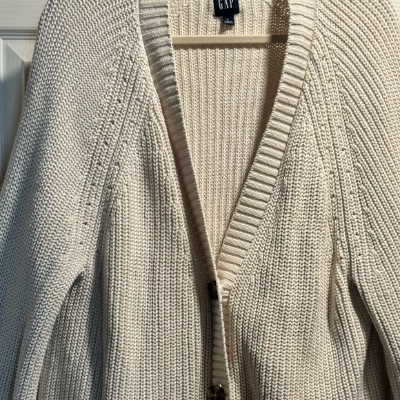 EUC Gap Women’s Sweater - Picture 2 of 4